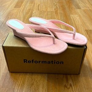 Reformation Amelia Terry Thong Wedge Sandal. Size 8.5